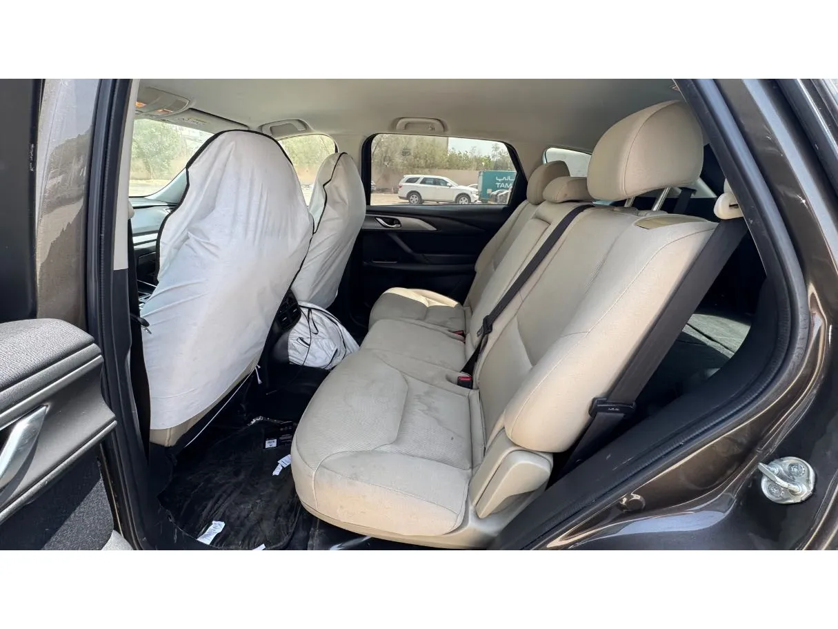 Car image 11