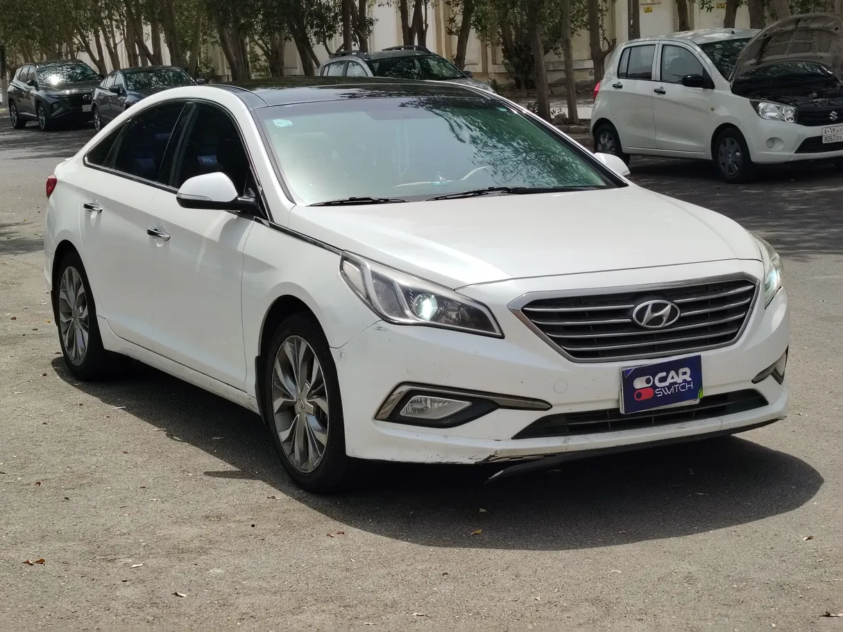 Car image 3