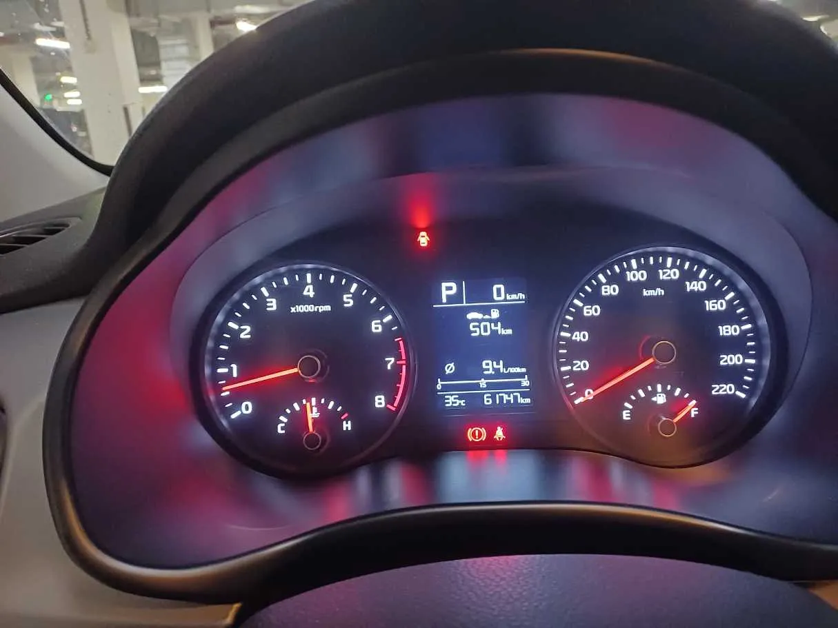 Car image 18