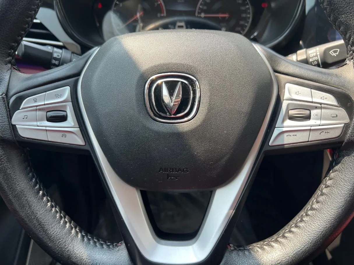 Car image 20
