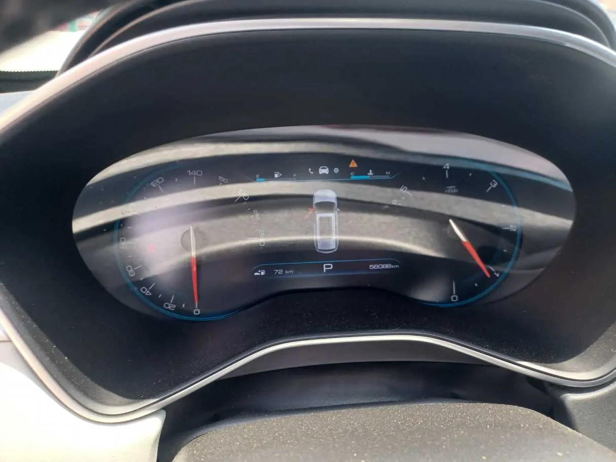 Car image 19
