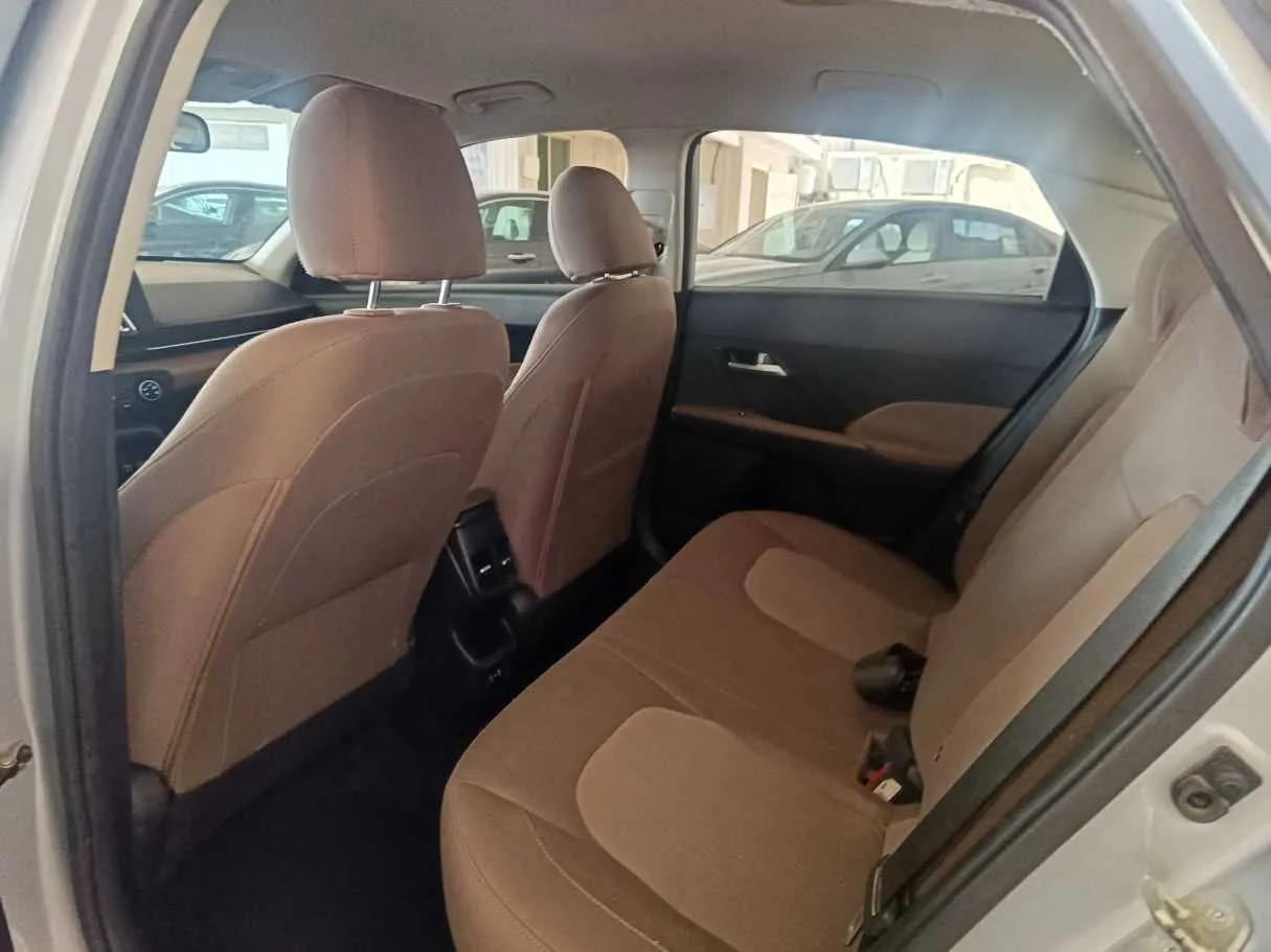 Car image 24