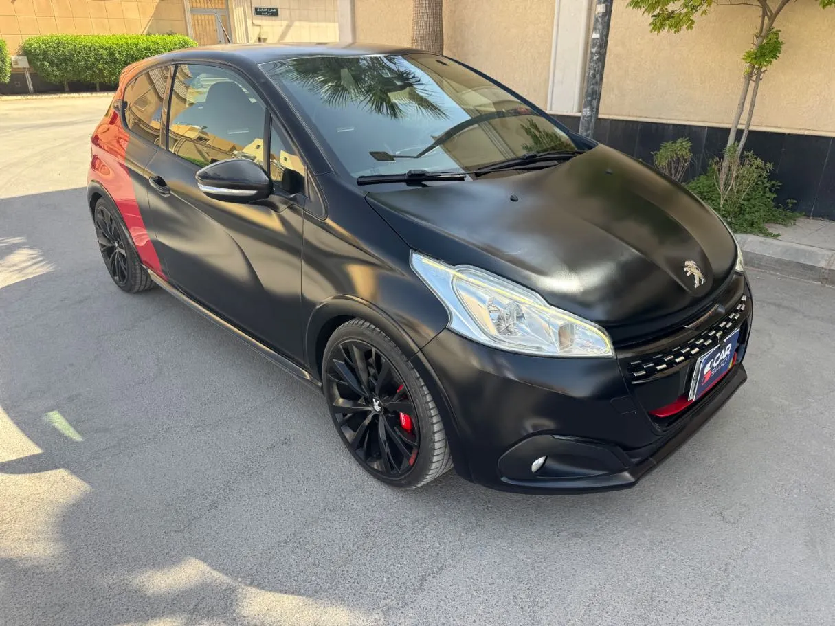 Car image 3