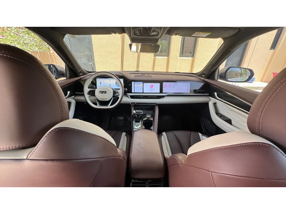 Car image 16