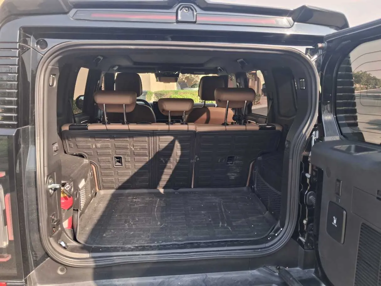 Car image 19