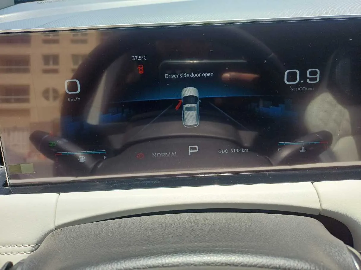 Car image 18