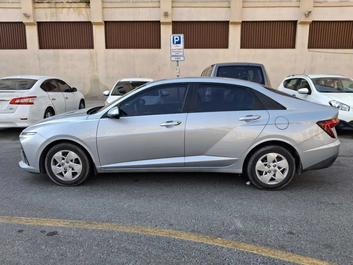 Car image 8