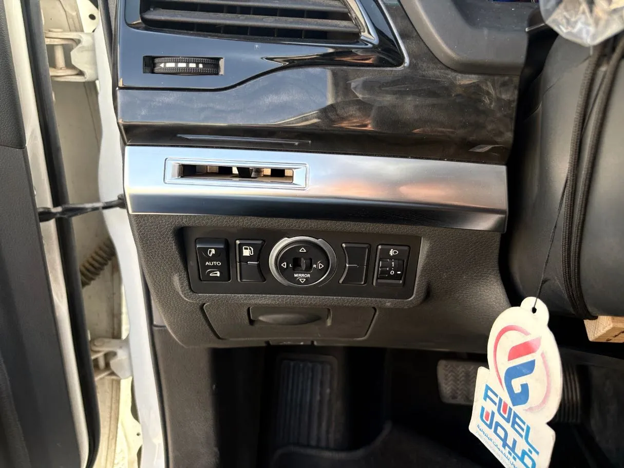 Car image 28