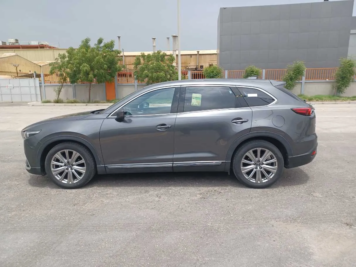 Car image 8