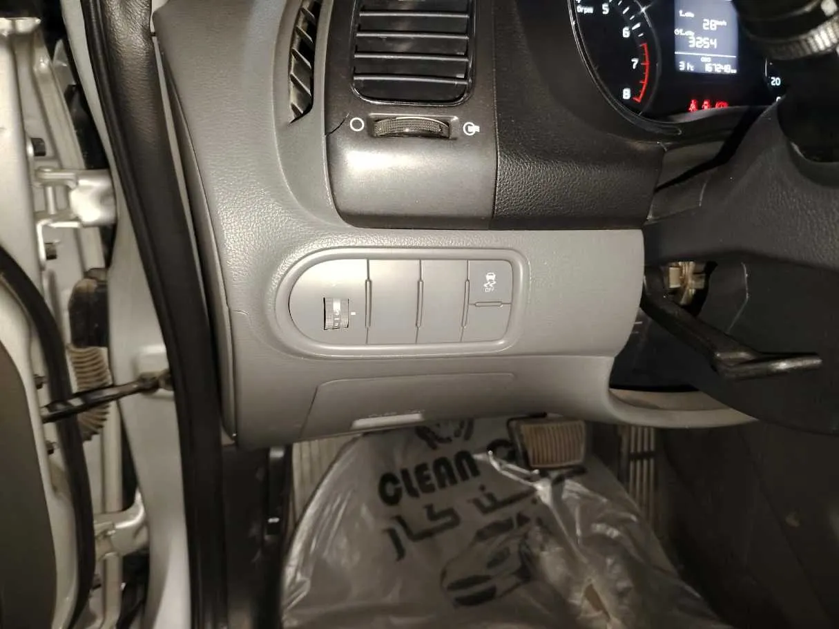 Car image 35