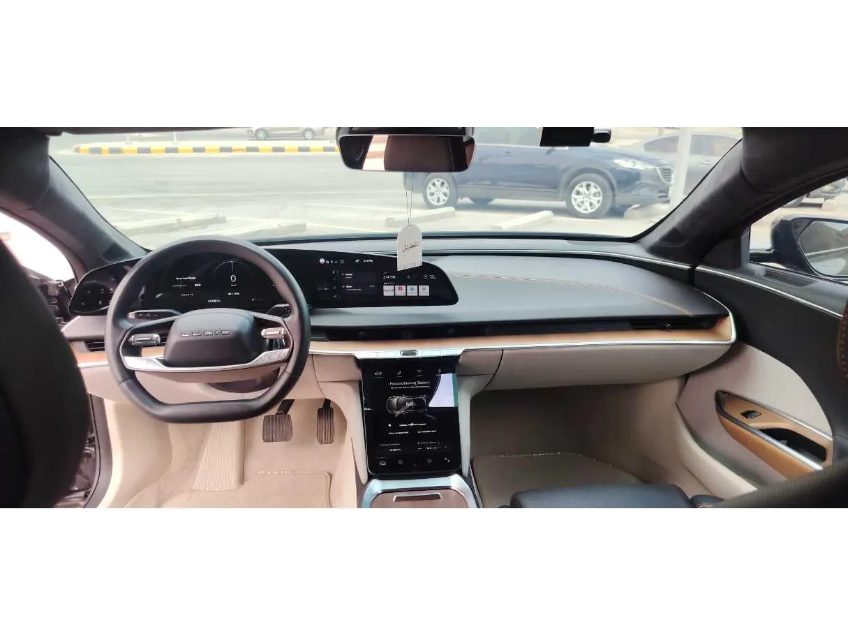 Car image 16