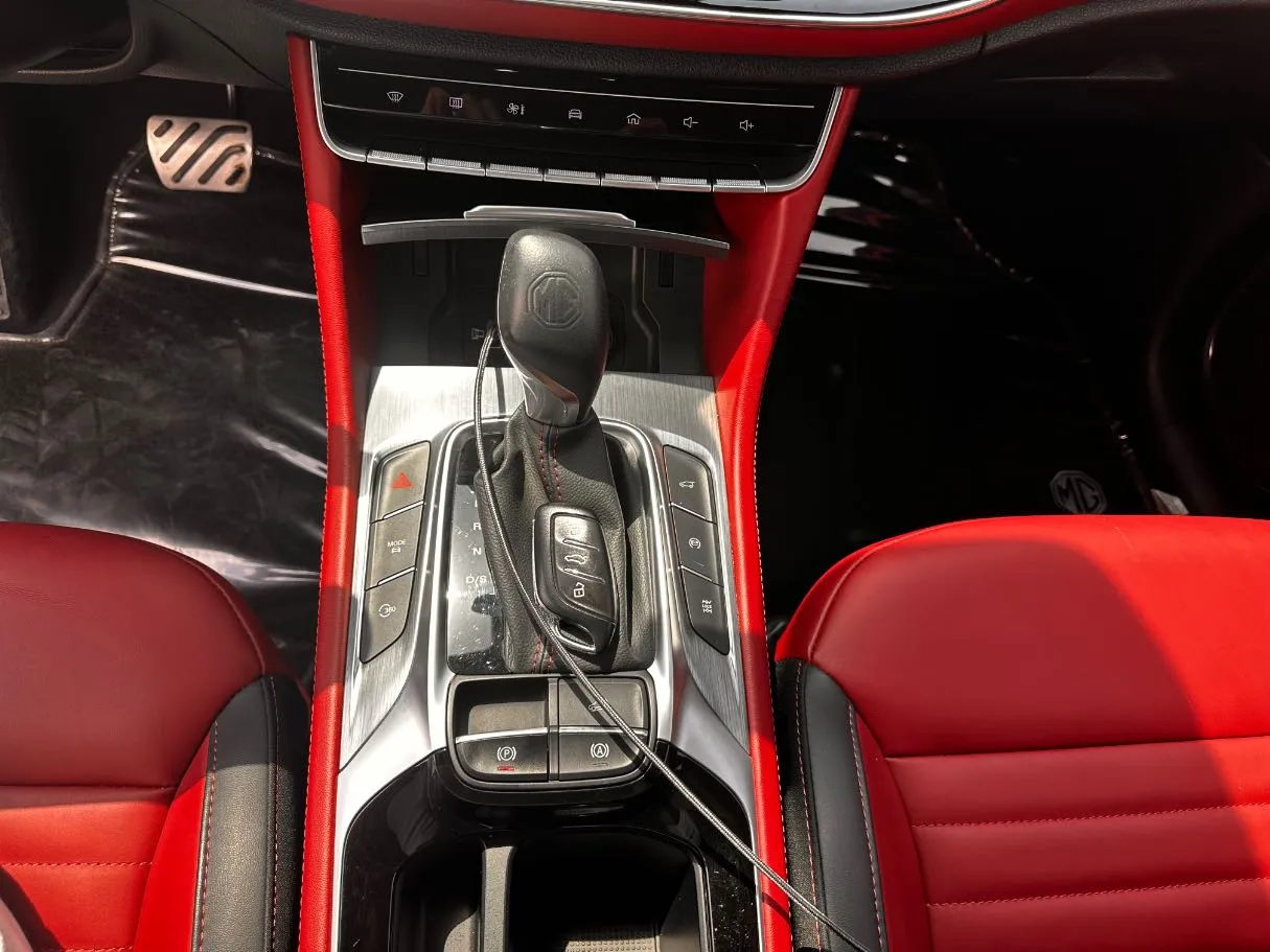 Car image 18