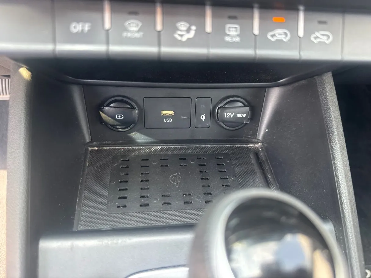 Car image 20