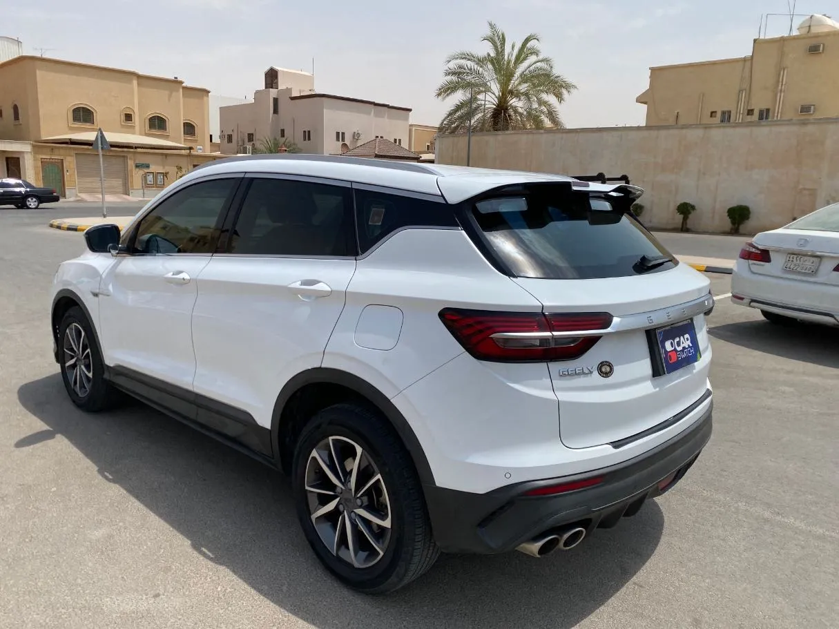 Car image 7
