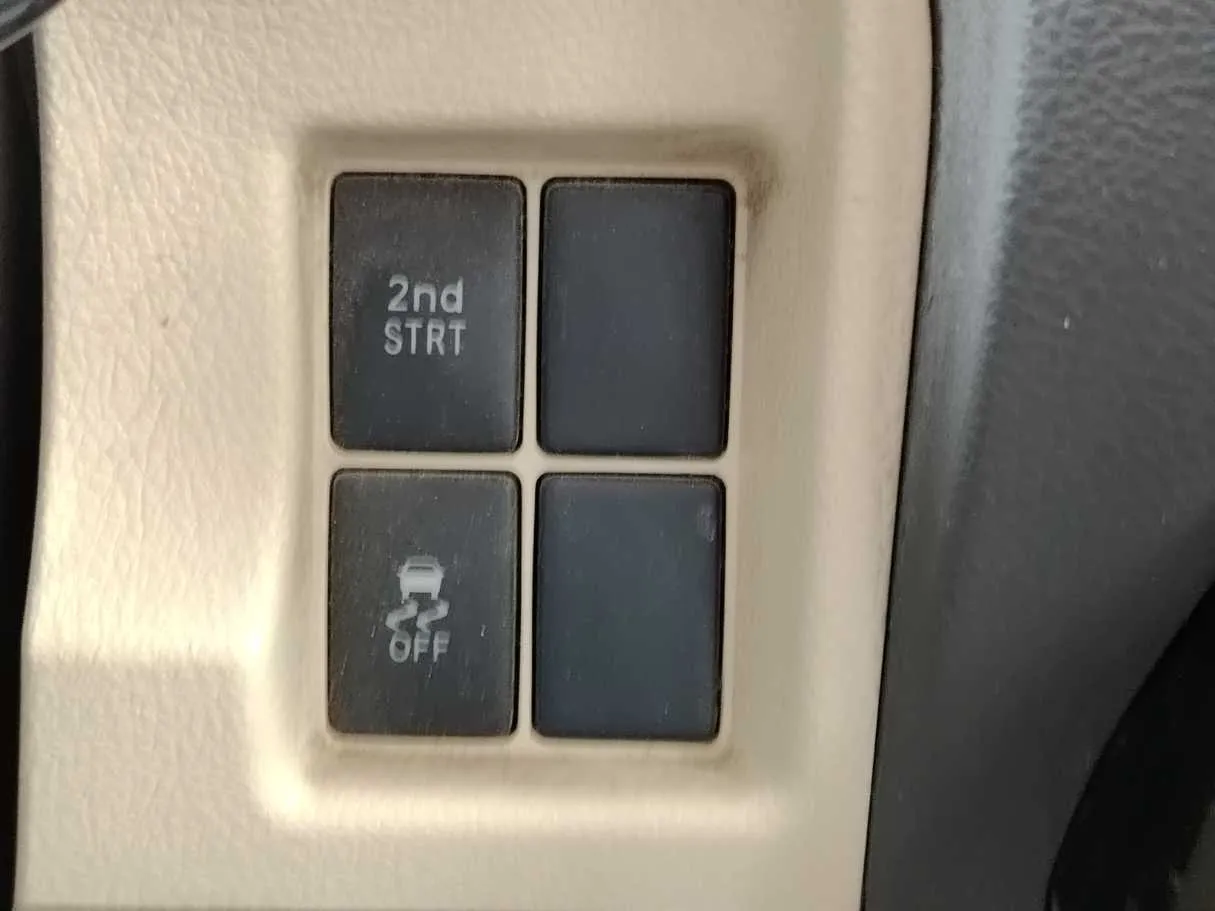Car image 27