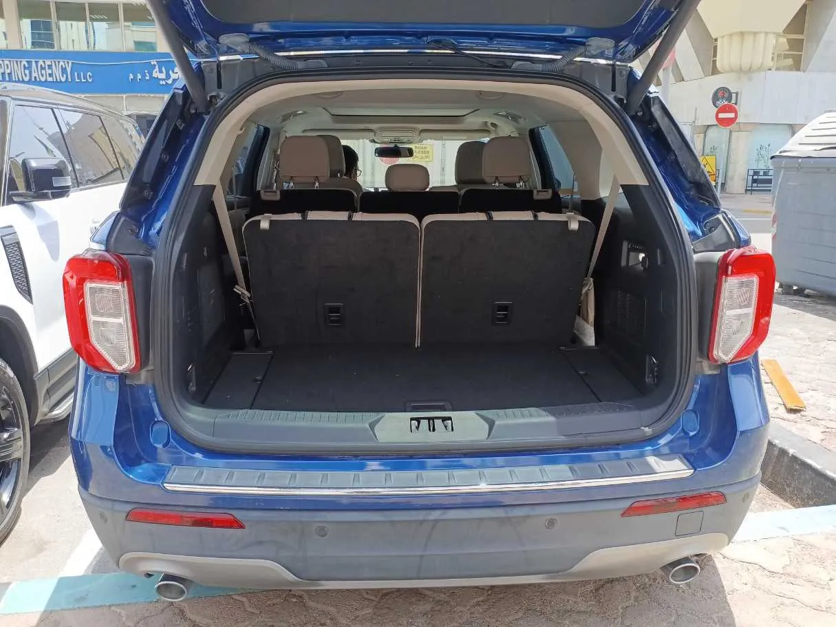Car image 25
