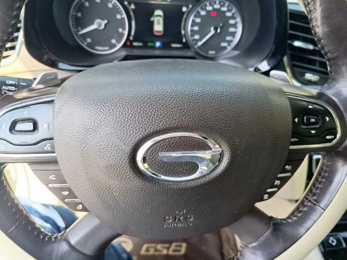 Car image 26