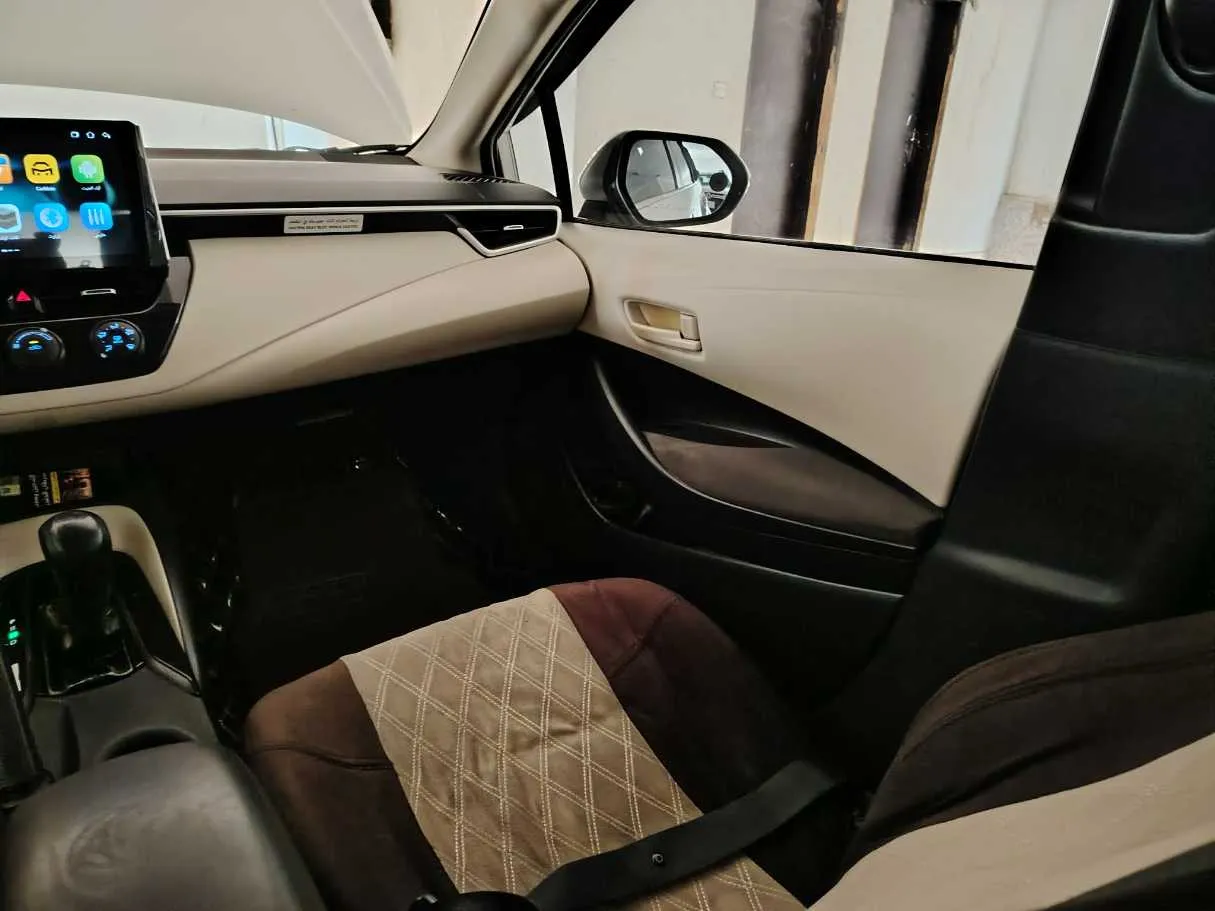 Car image 32