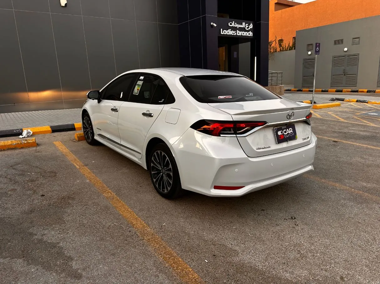 Car image 7