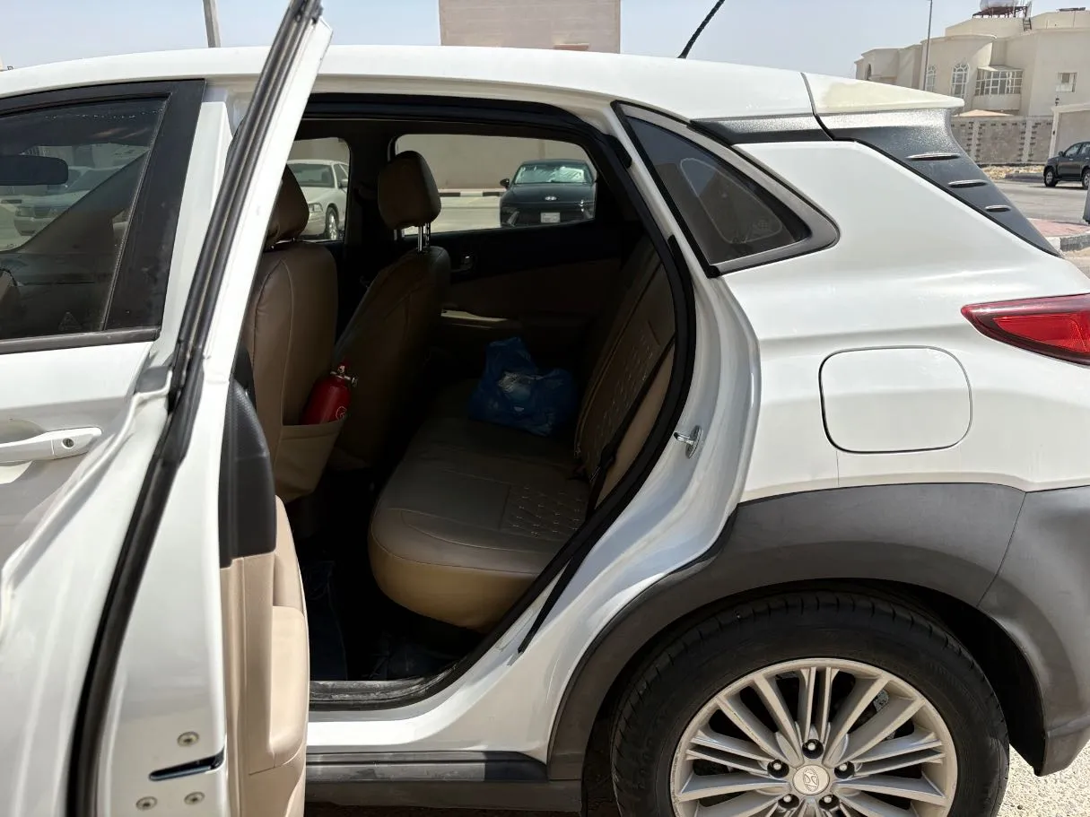 Car image 15