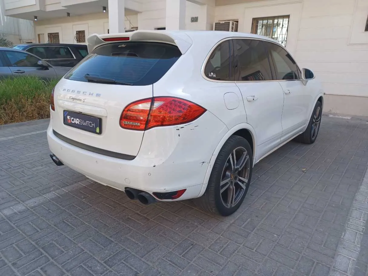 Car image 5