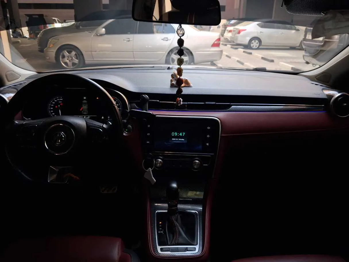Car image 15