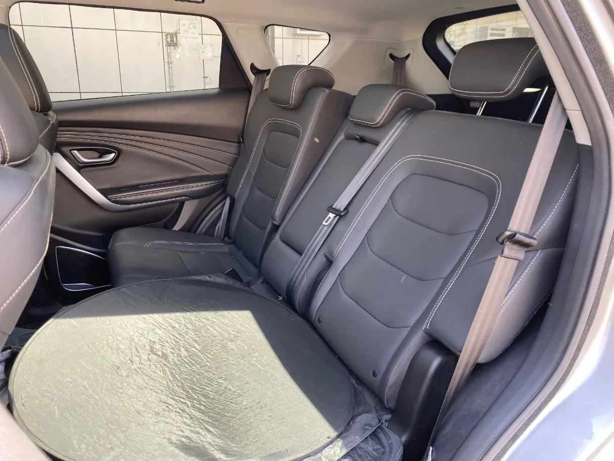 Car image 13