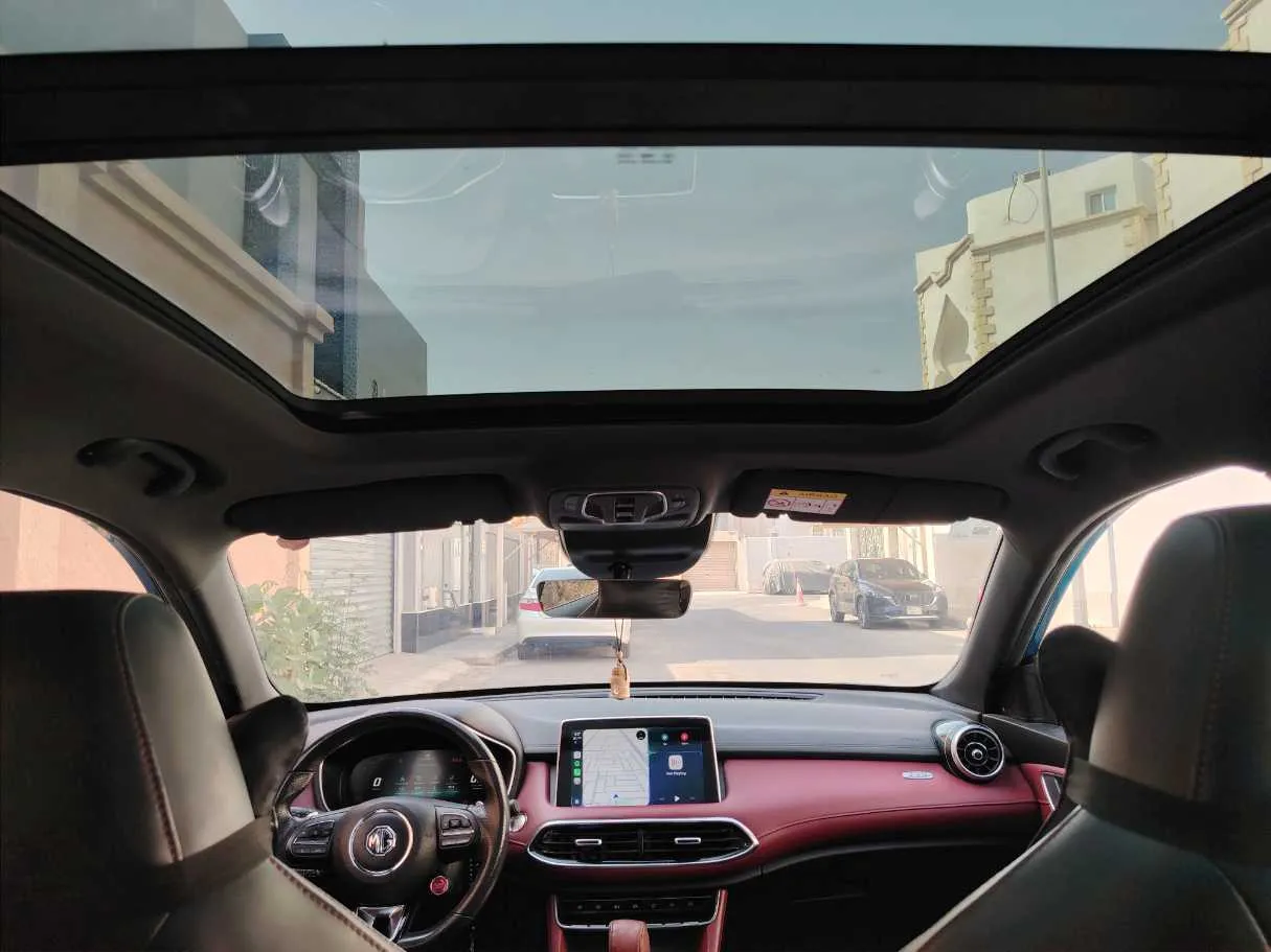 Car image 18