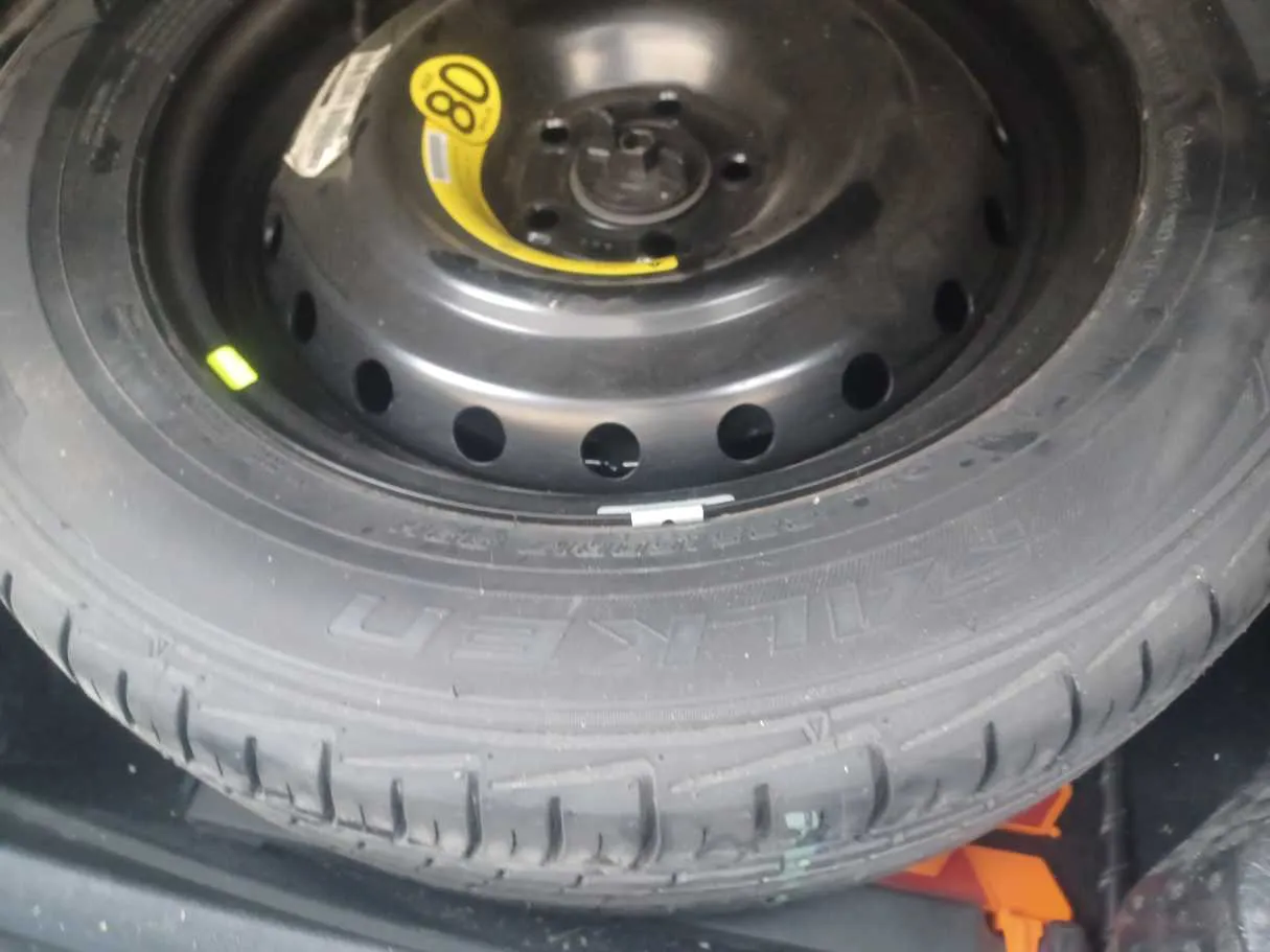 Car image 22