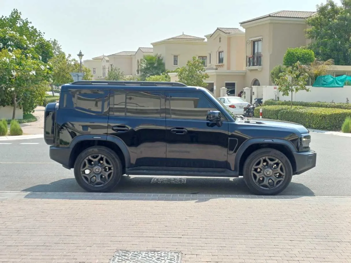 Car image 8