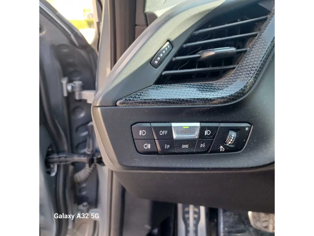 Car image 29