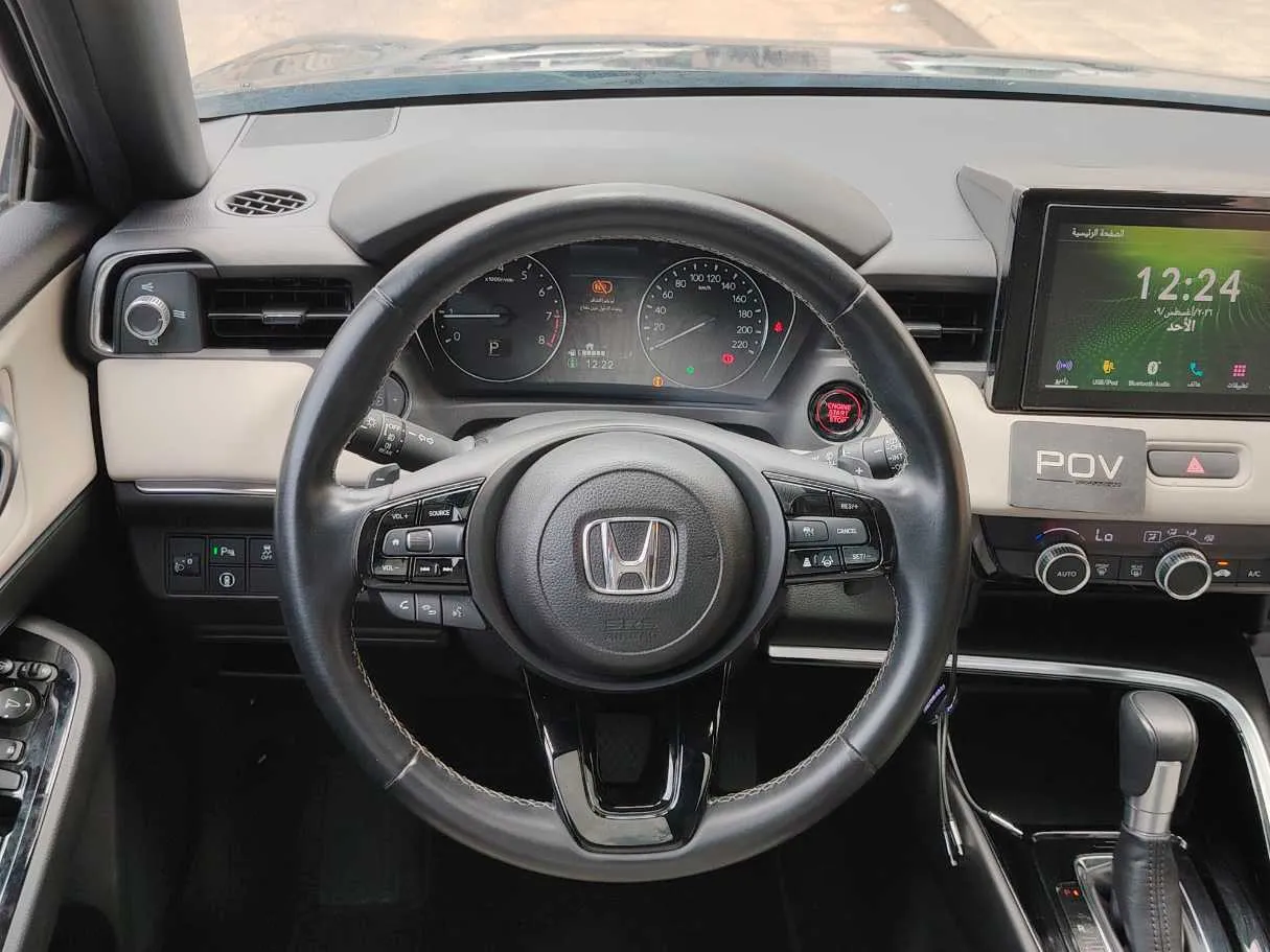 Car image 25
