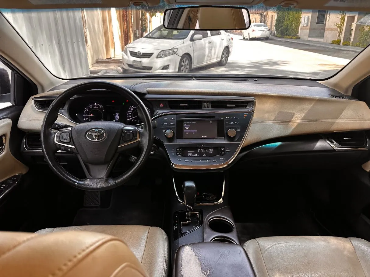 Car image 16