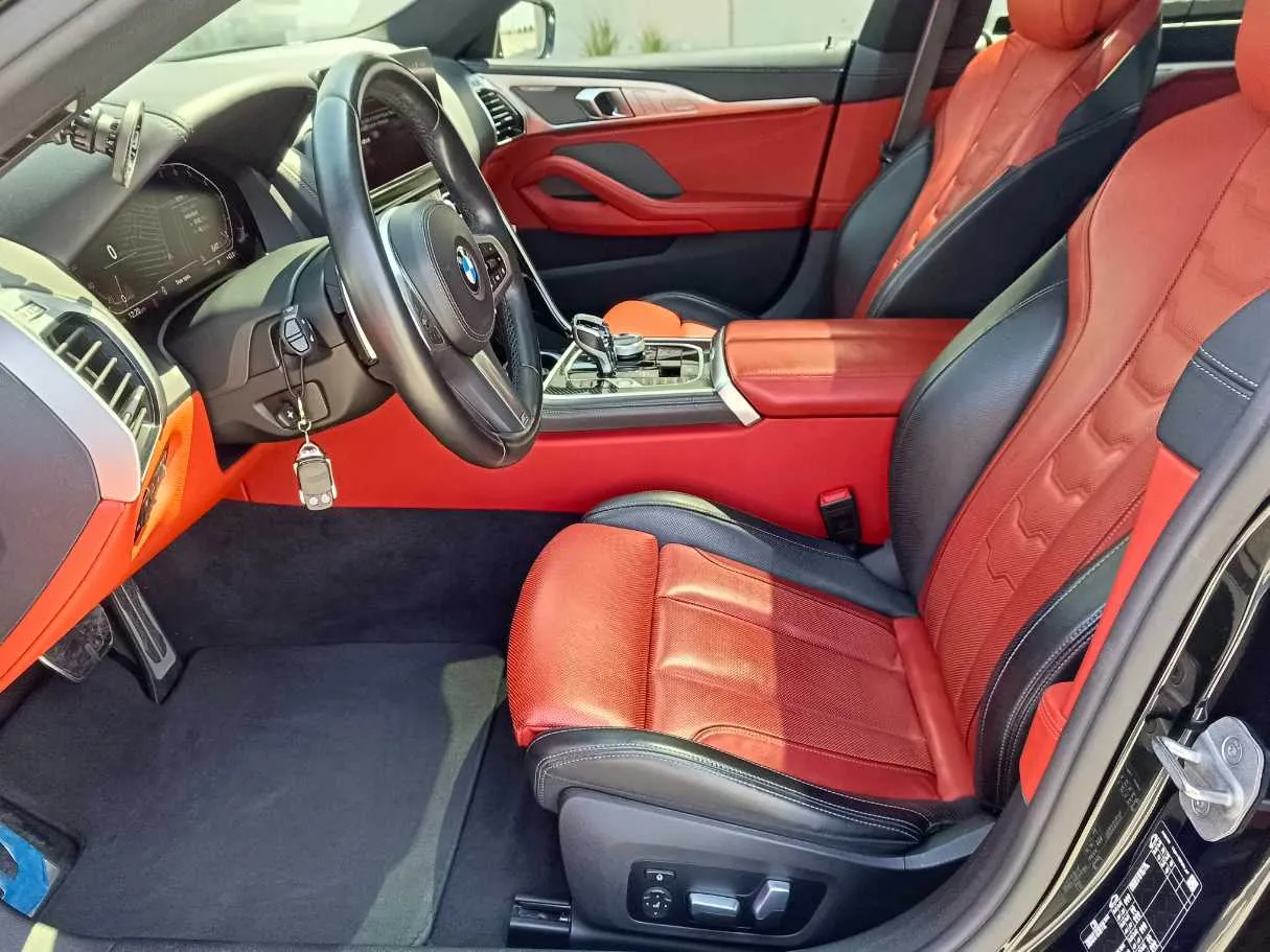 Car image 16