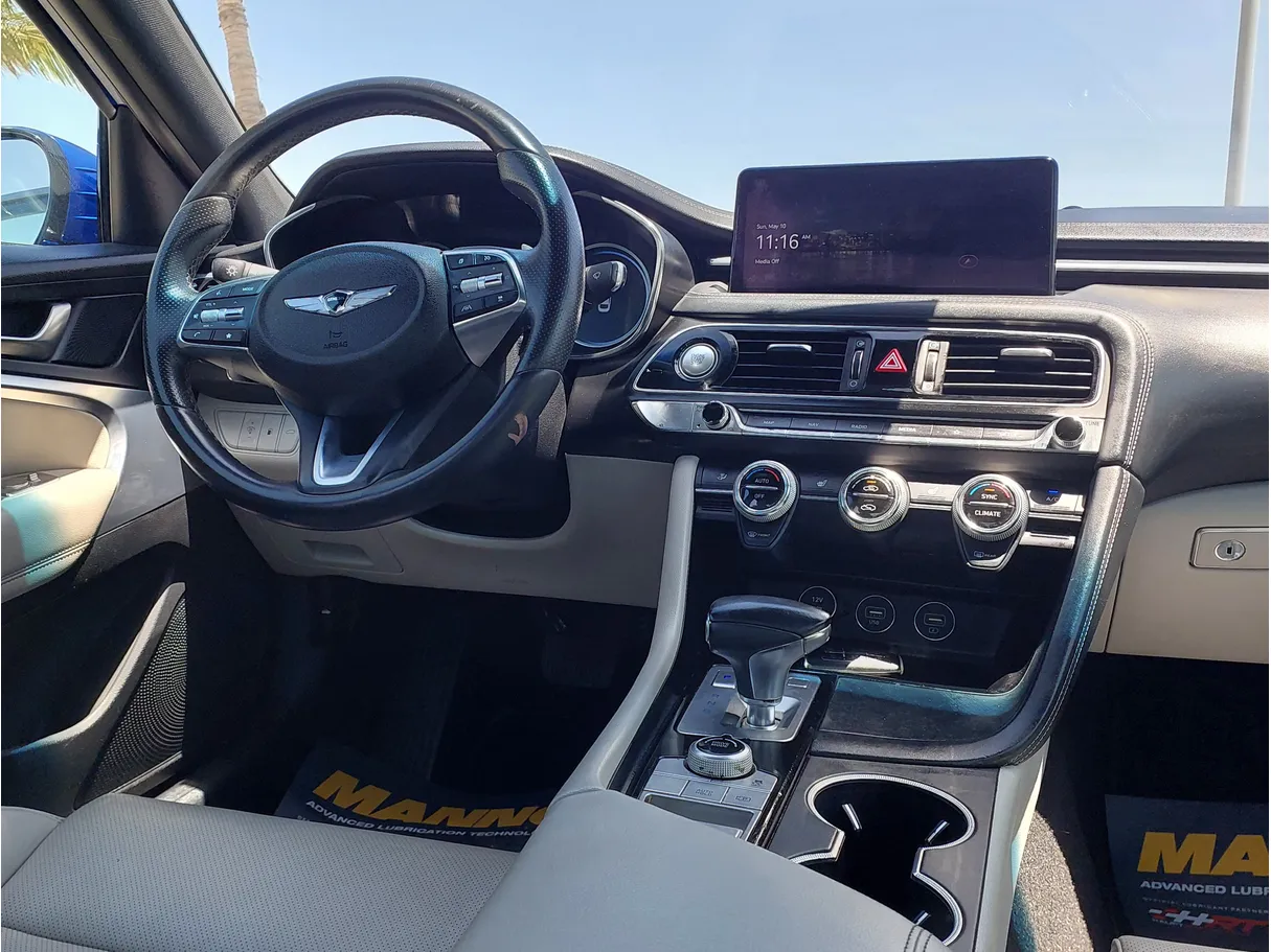 Car image 5
