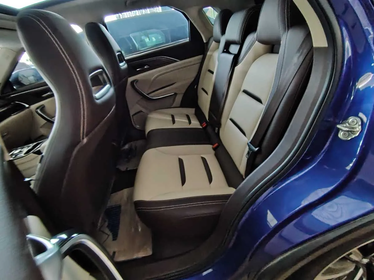 Car image 21