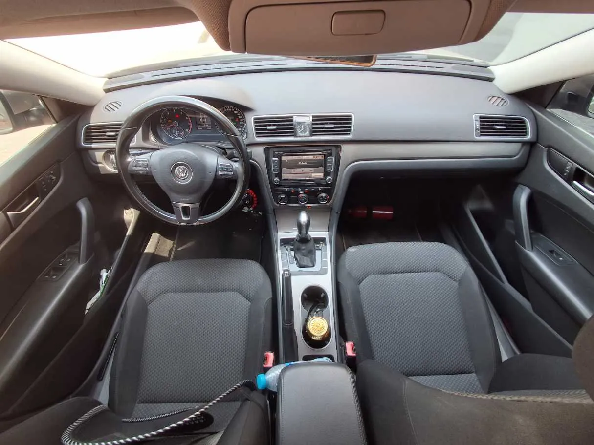 Car image 13