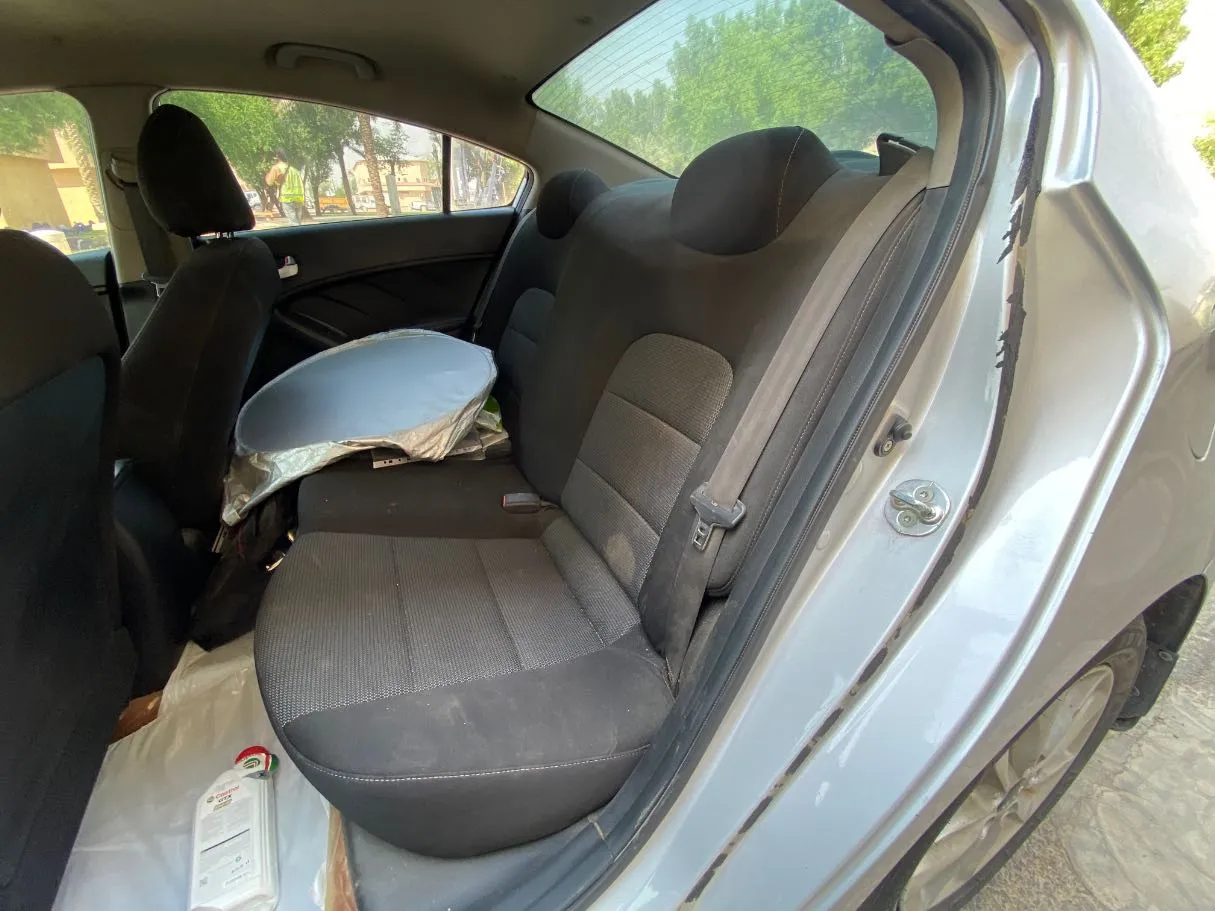 Car image 13