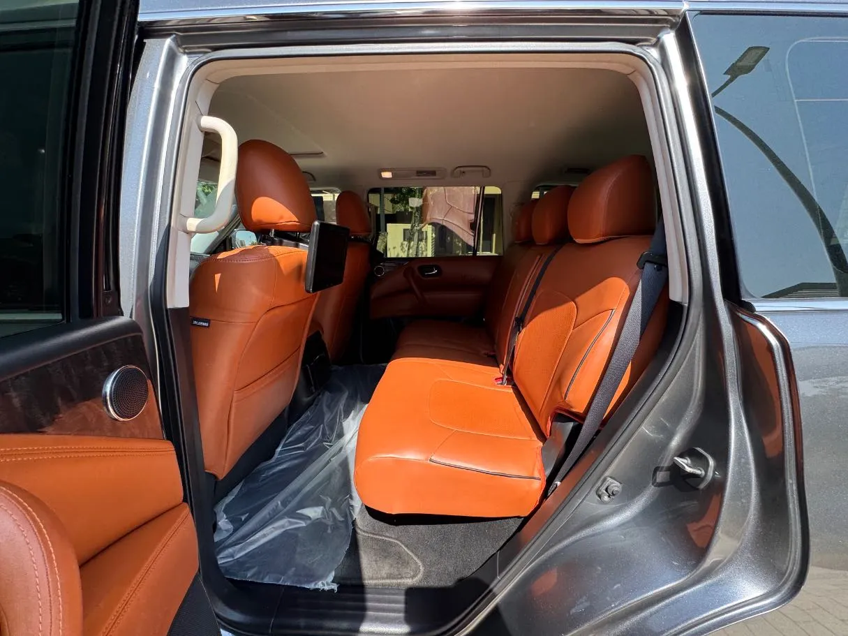 Car image 13