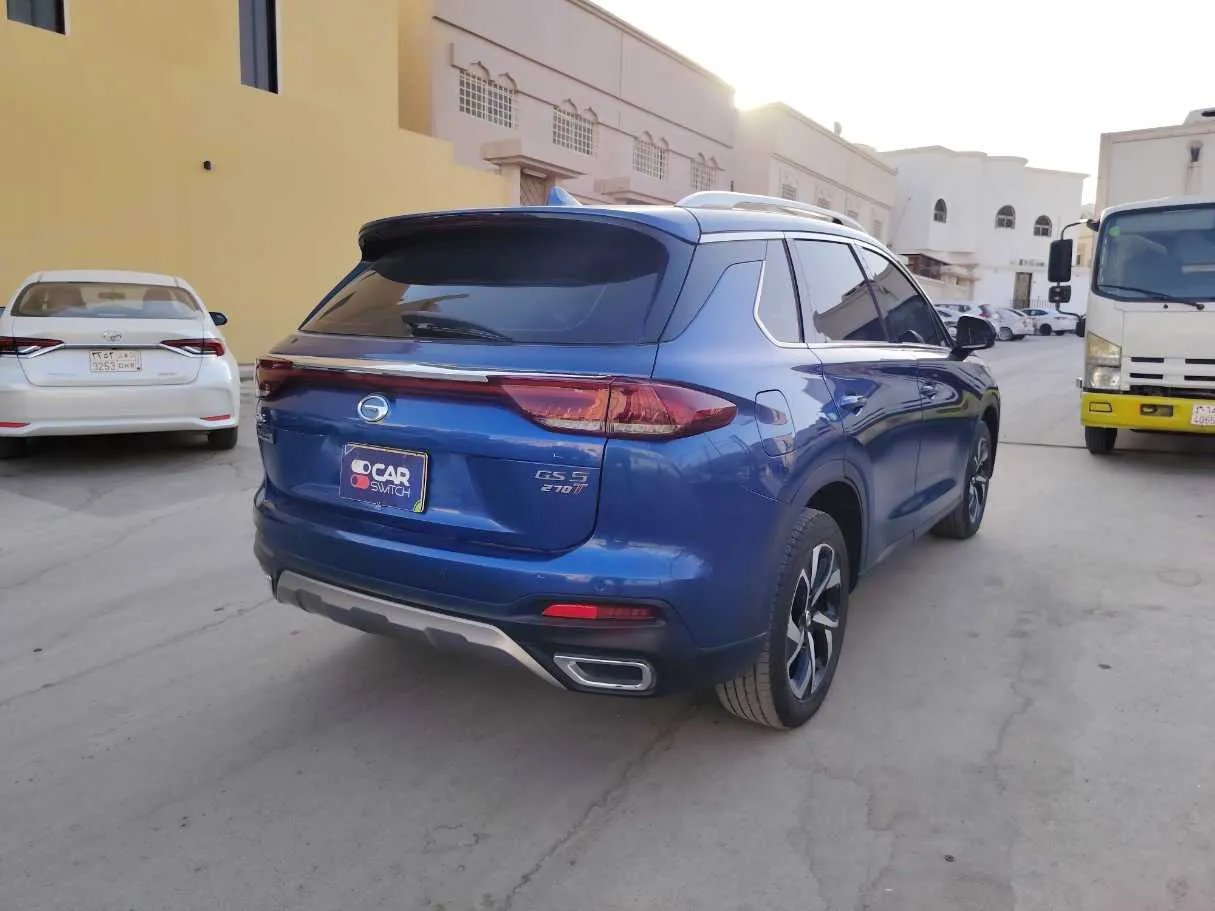 Car image 5