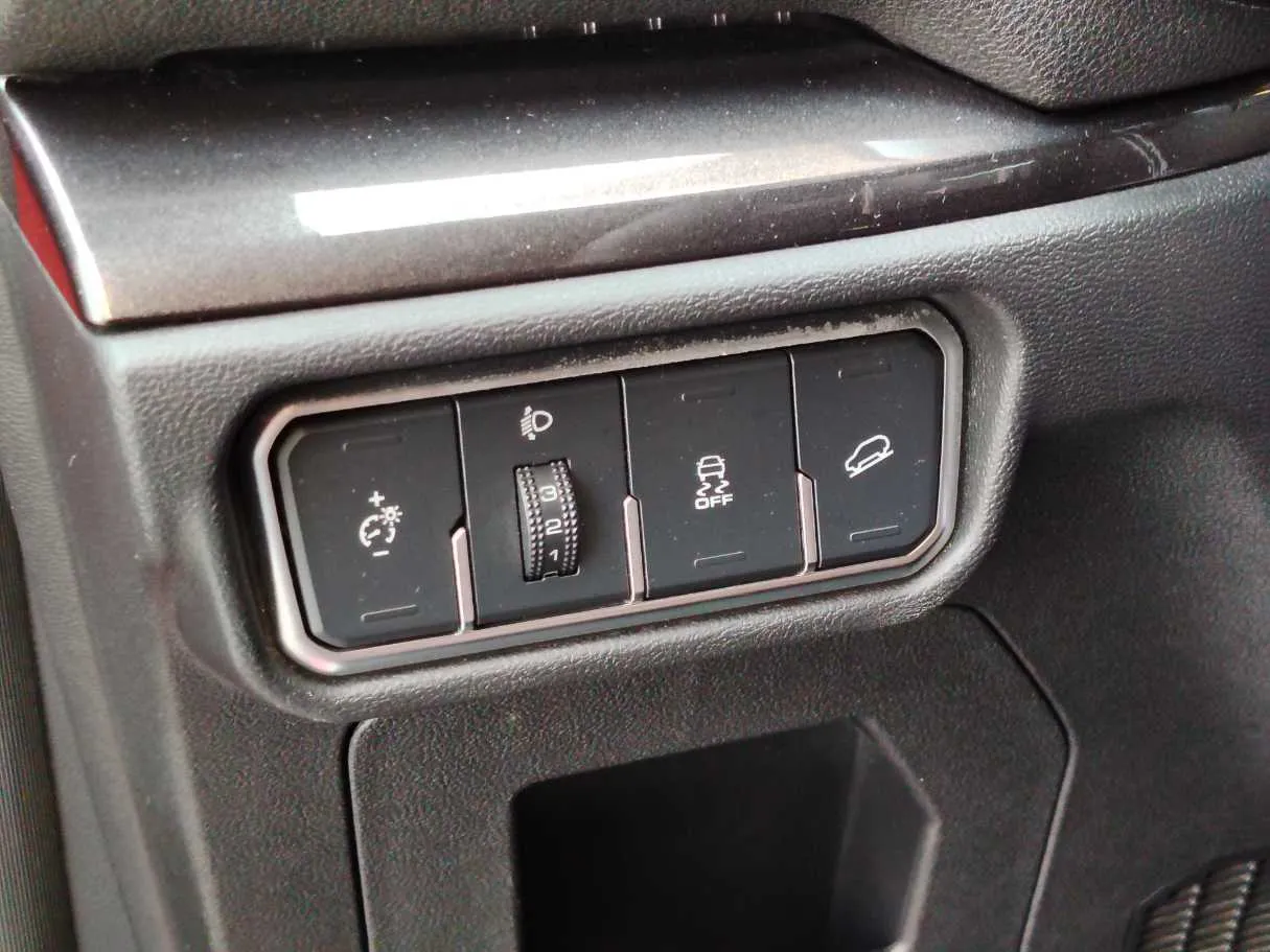 Car image 27