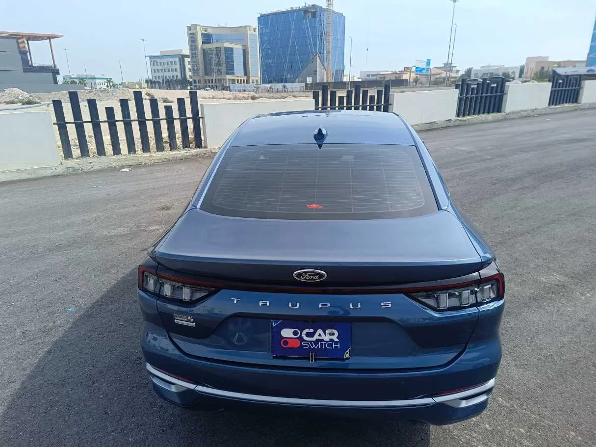 Car image 8