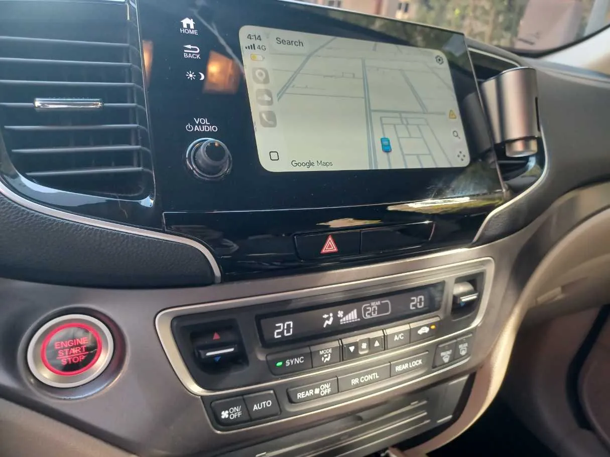 Car image 18