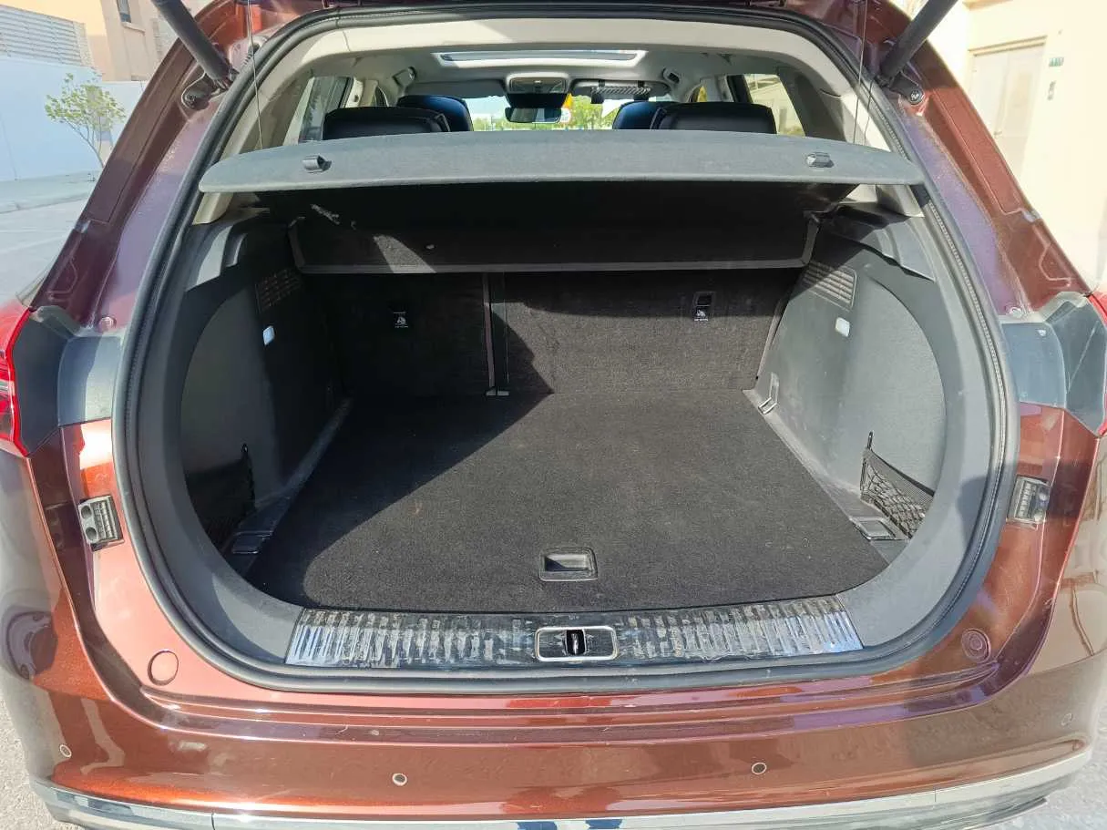Car image 30