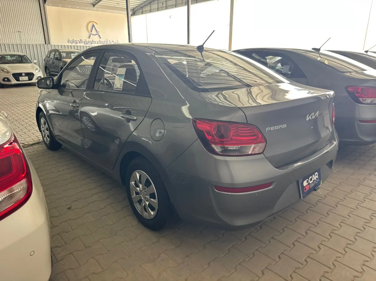 Car image 6