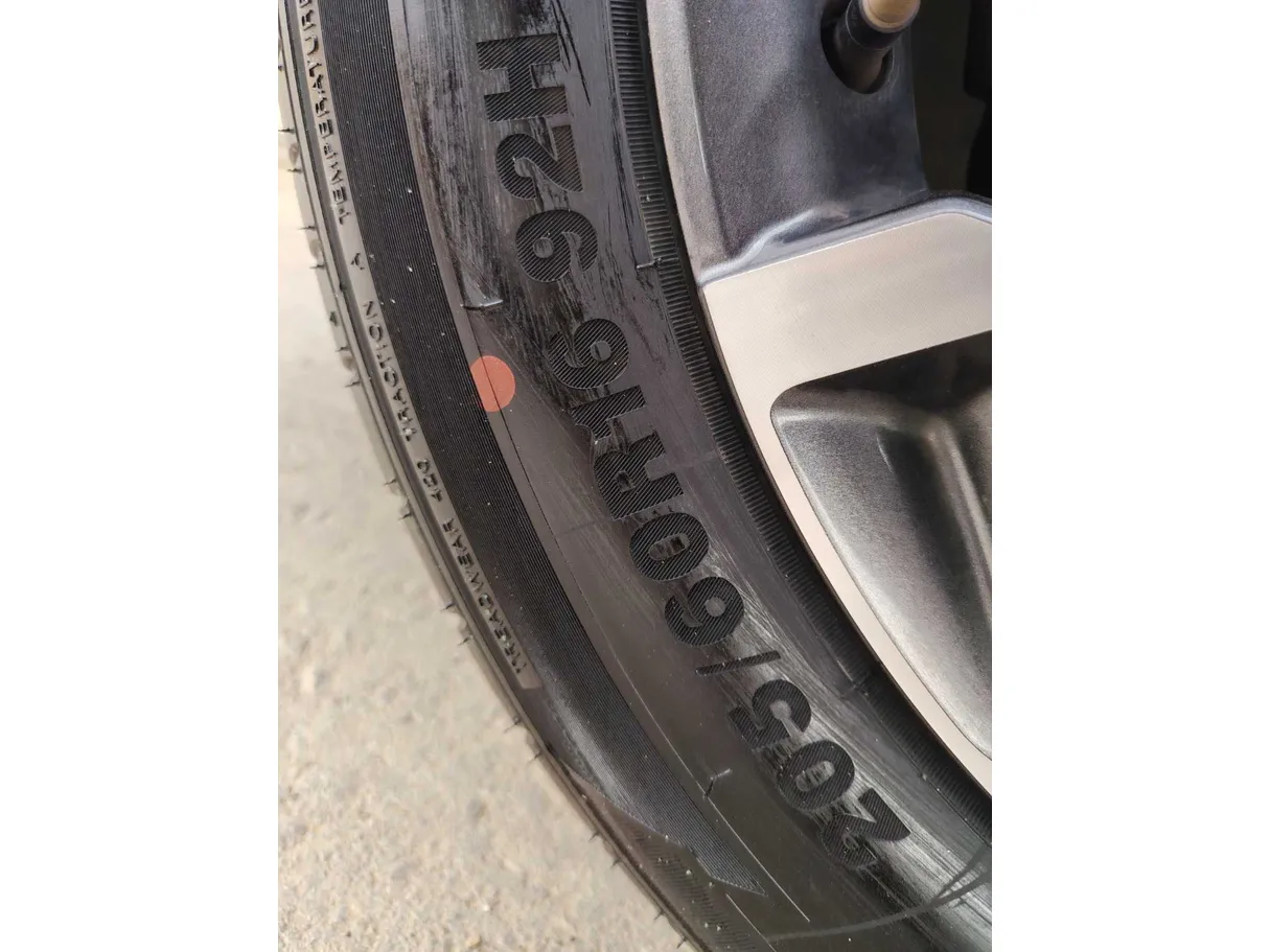 Car image 29