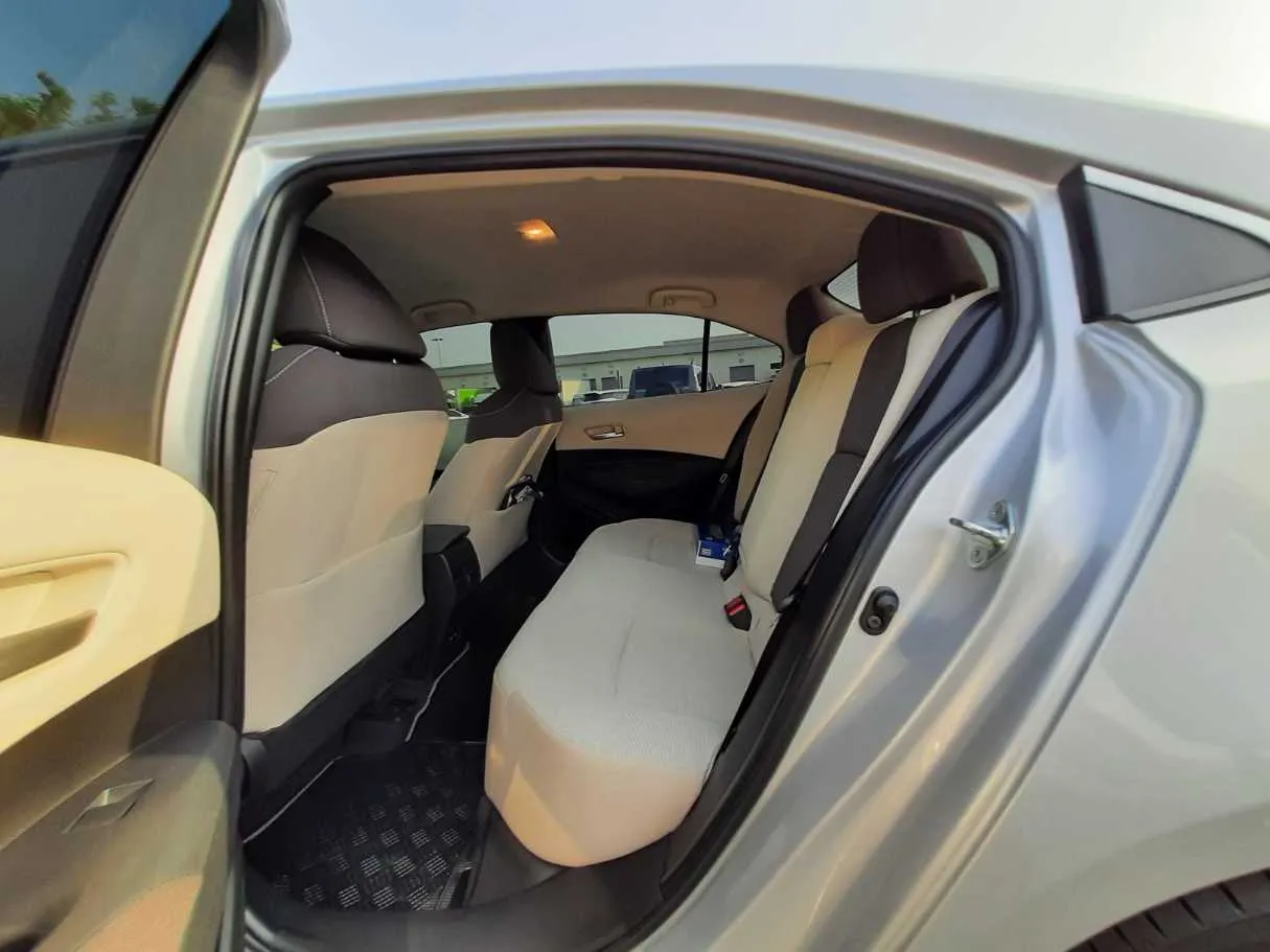 Car image 13
