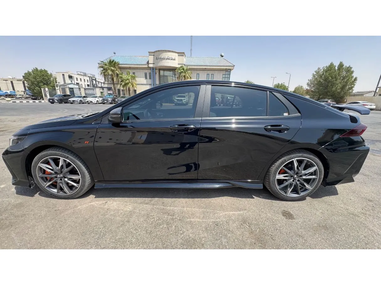 Car image 8
