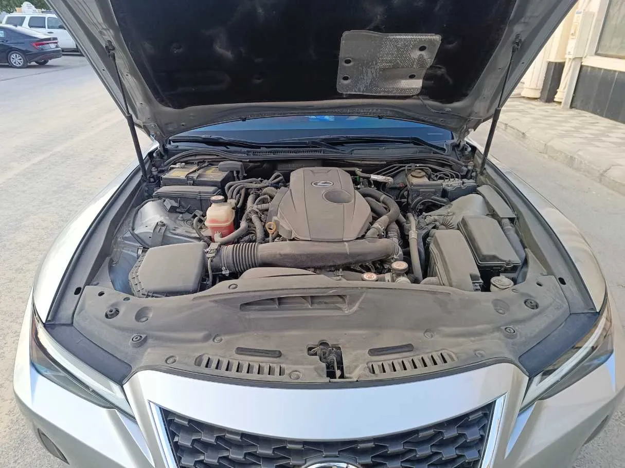 Car image 40