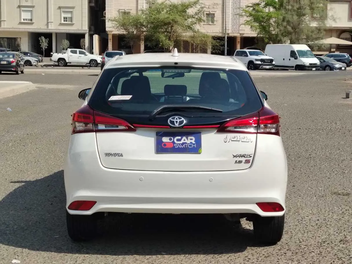 Car image 6